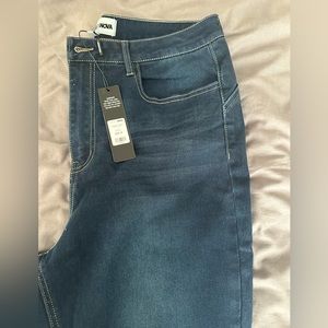 BNWT Fashionnova Jeans